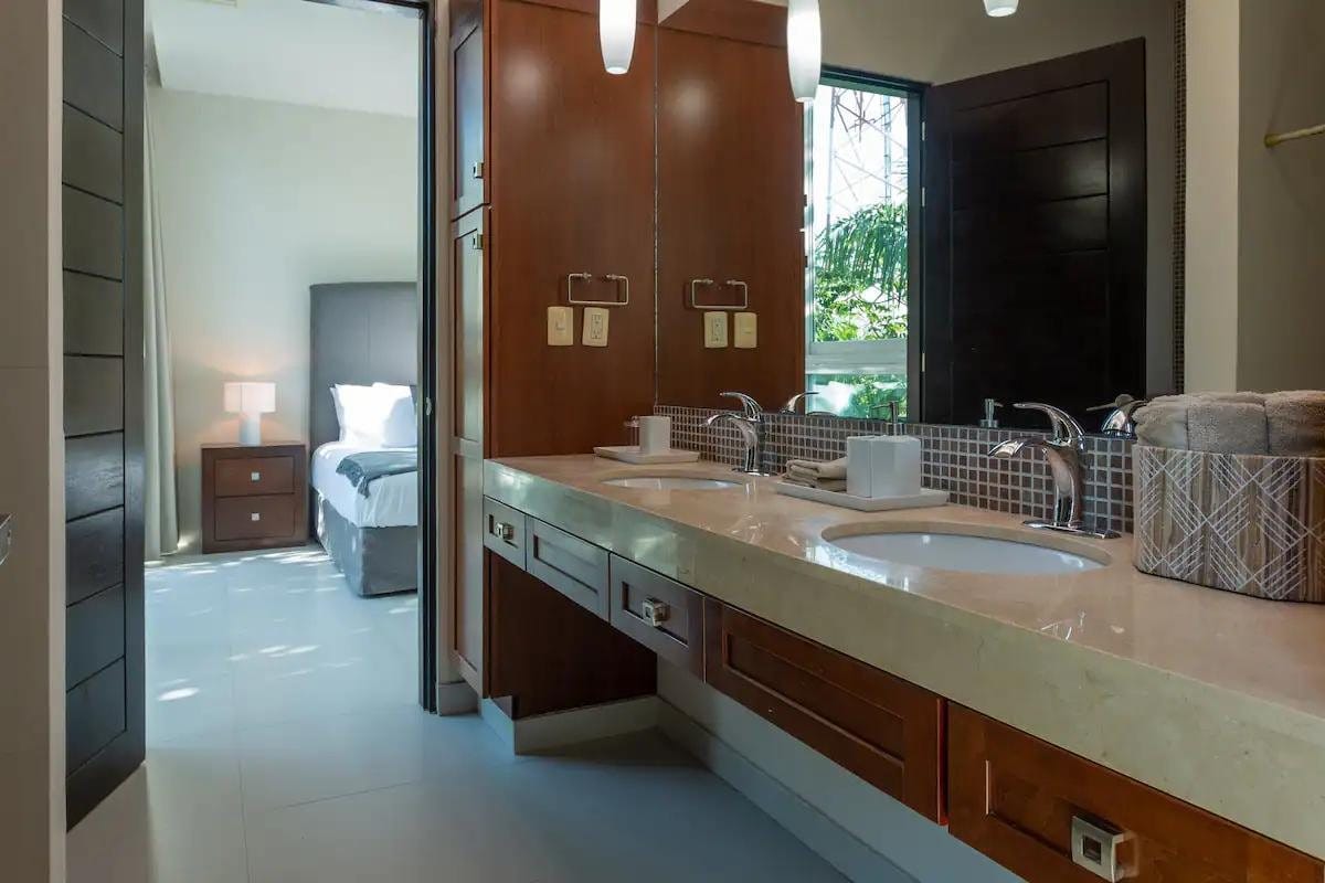 Bathroom and guest amenities at Iboga Wellness Institute Casa Centro in Cozumel