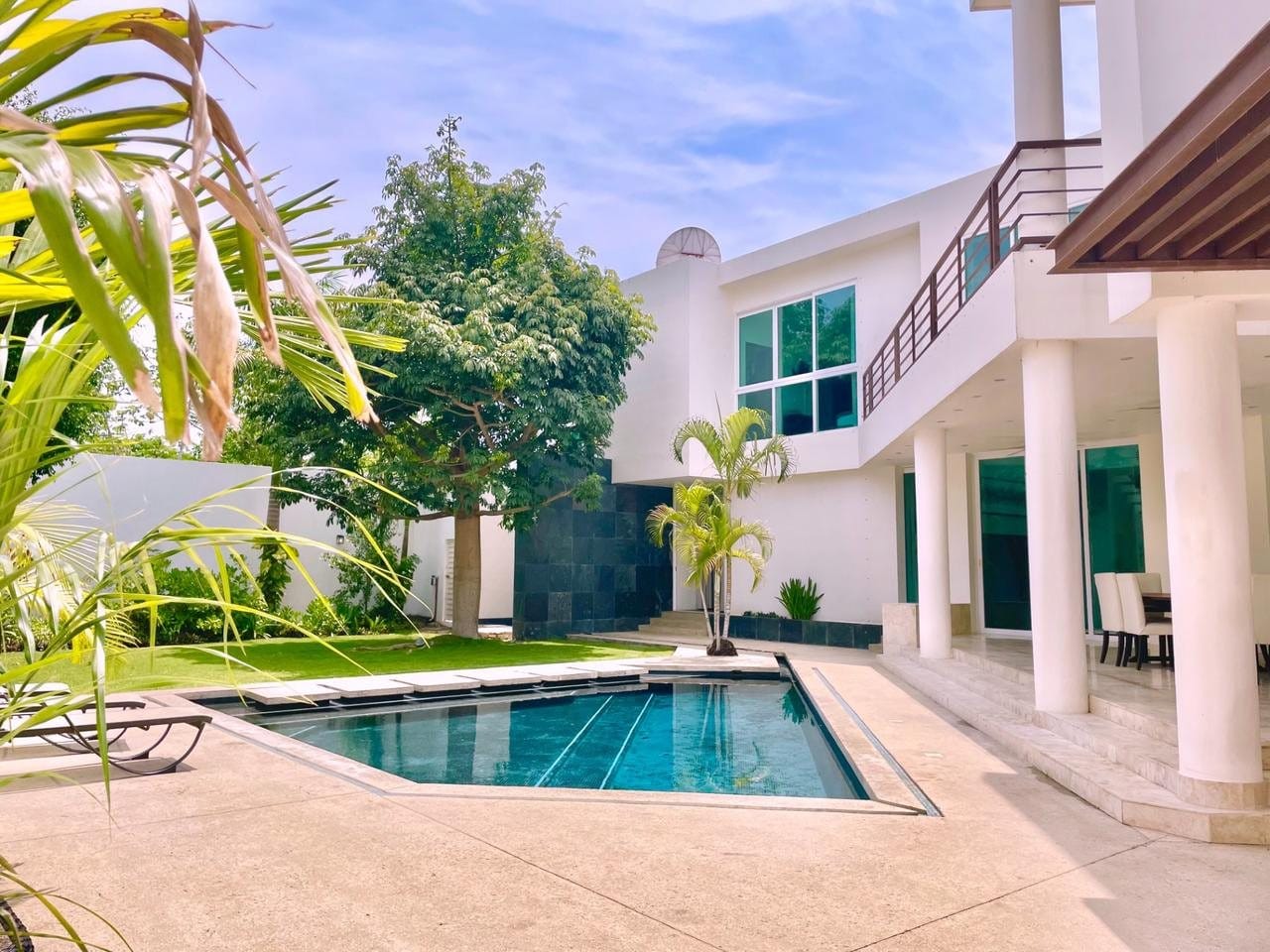 Pool and courtyard view at Iboga Wellness Institute Casa Centro in Cozumel