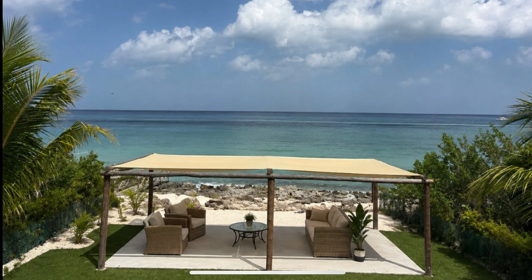 Pool and ocean view at Iboga Wellness Institute Azure Cove at IWI in Cozumel