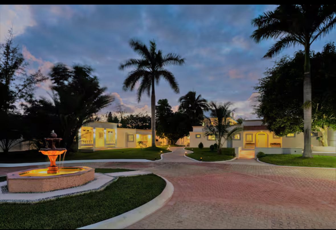 Ocean Sanctuary driveway and entrance in the evening